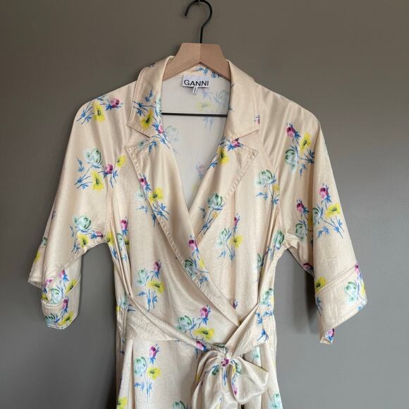 GANNI Floral Crinkle Wrap Dress In Yellow Size Medium Pink Blue Chic Sexy Wrap - Picture 6 of 16